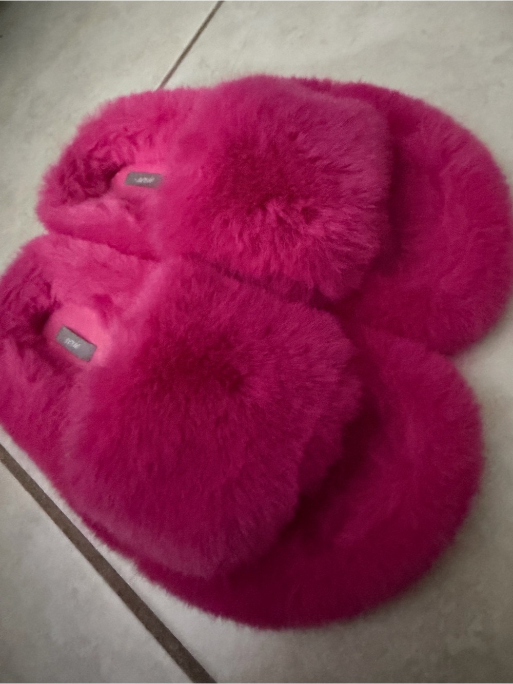aerie Plush Faux-Fur Slide Slippers in Bright Fuchsia